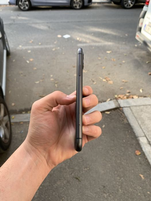 IPhone 11 Impecabil Negru Black Space Gray 64 GB 83% baterie