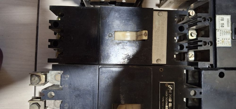 Автоматический выключатель  пускатель