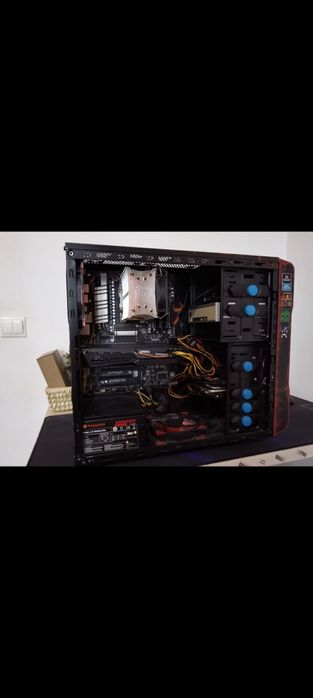 Calculator cu carcasa unica