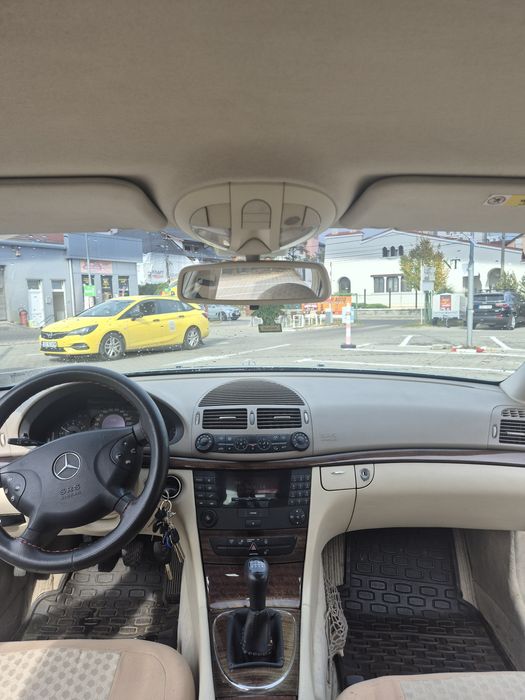 Mercedes E220 w211