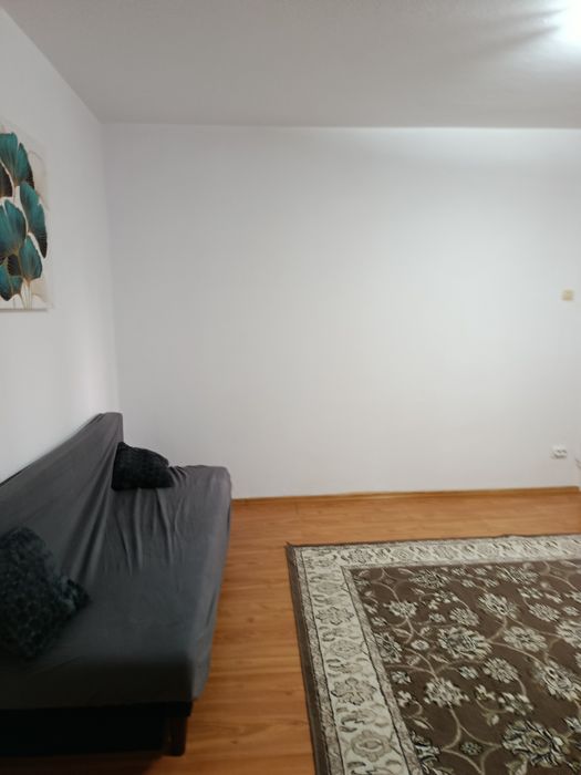 Închiriez apartament cu doua camere