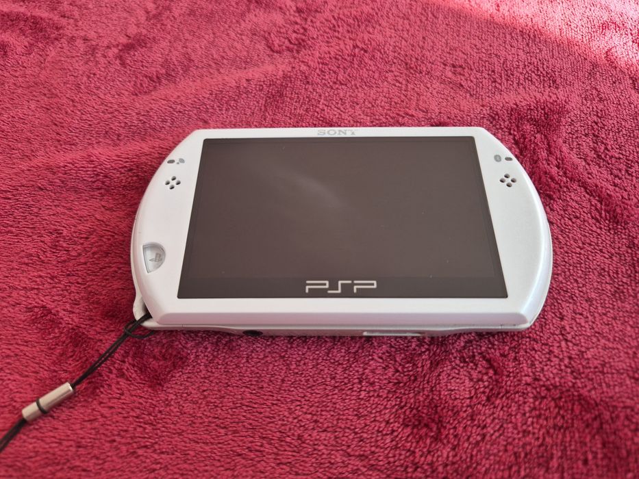 PSP GO  Alb Modat