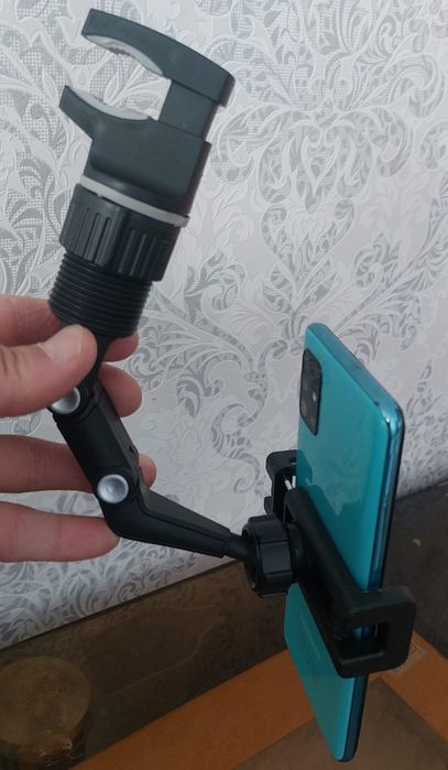 Держатель сотки на машину