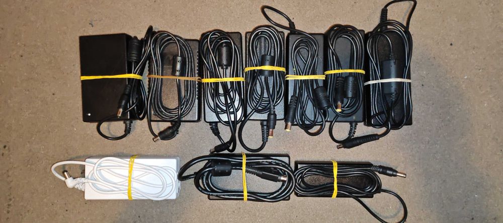 Incarcatoare priza pentru monitor etc 12-14V
