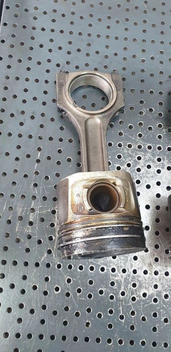 piston cu biela  2.0 d n47d20c  seria 1 e81 e87 seria 3 e90