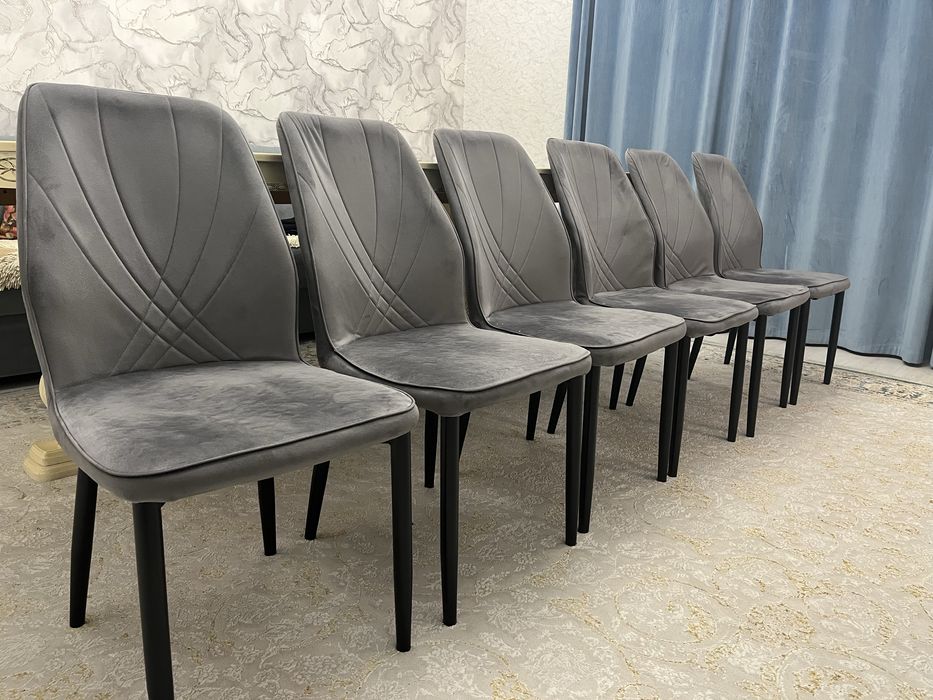 Стол со стульями