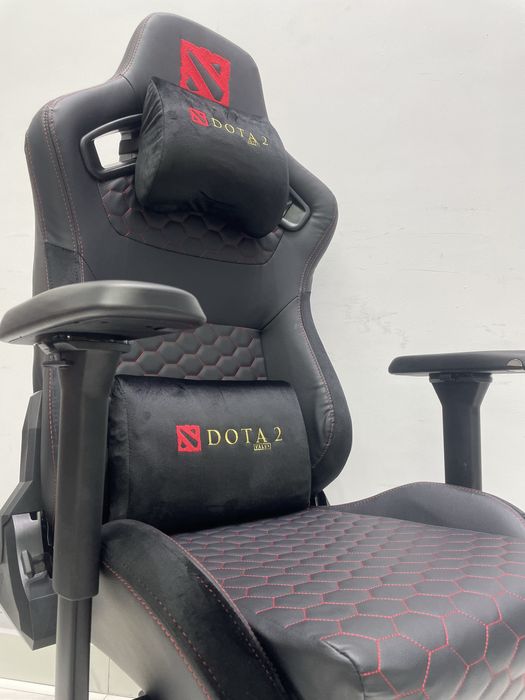 Компьютерное игровое геймерское кресло DOTA 2