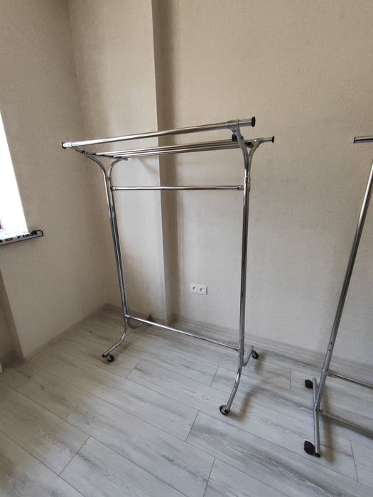 Вещелки для одежды в магазине в хорошем качестве стоит того