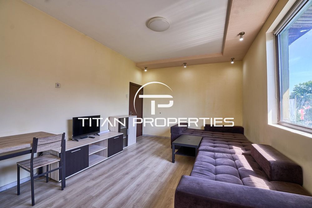 Тристаен апартамент под наем в Център