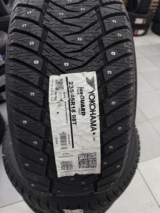 Yokohama 235/45 r18 с шипами