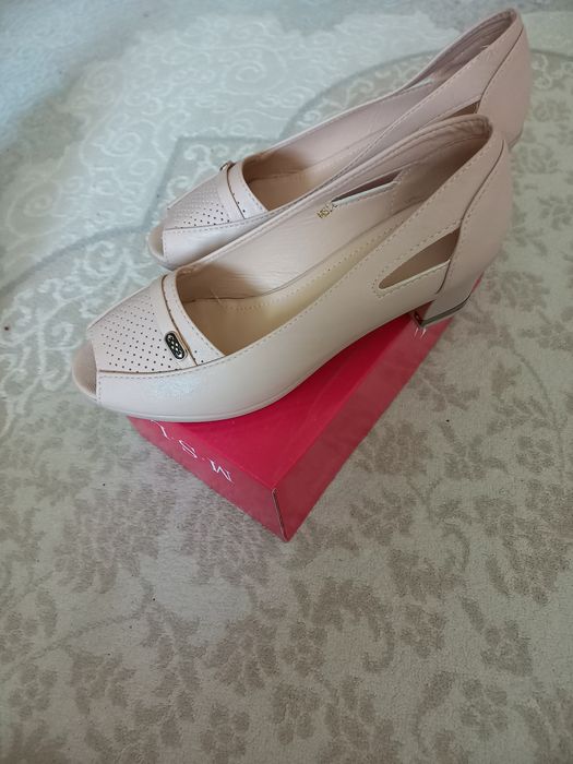 Продам  женские туфли