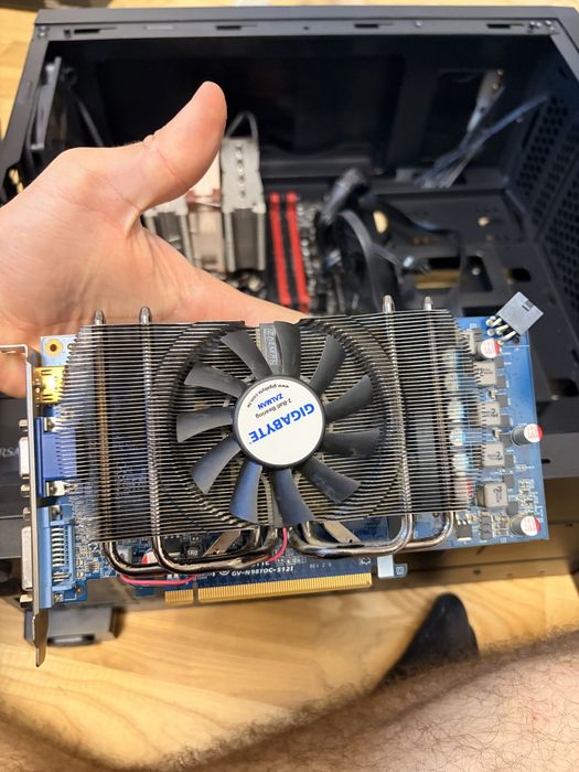 Kit PC Gaming: i7-8700K + AORUS + Sursă Corsair 850W + Noctua (+ Stocare)