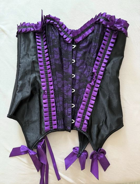 Готически корсети