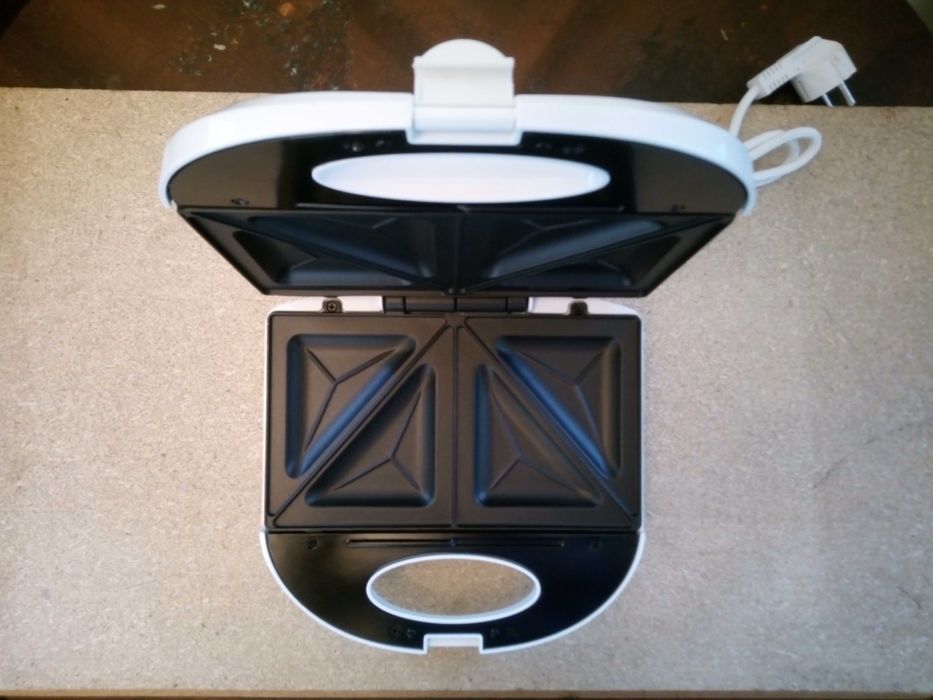 Aparat pentru Sandwichuri aro Sandwich Maker ST750