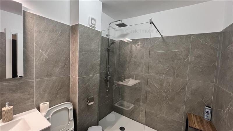 Închiriez apartament 2 cam.