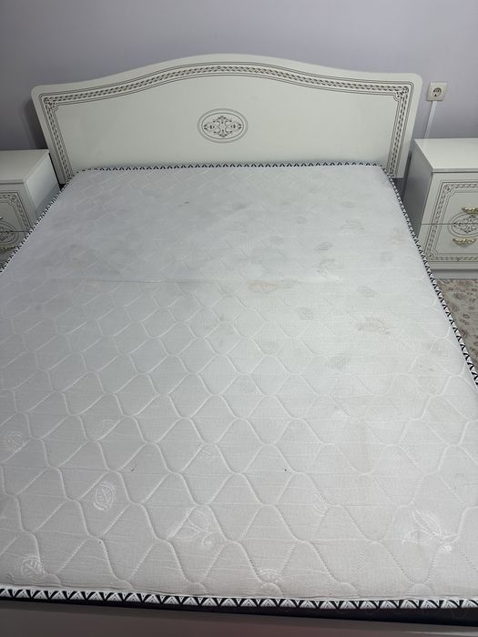 Продам кровать с матрасом
