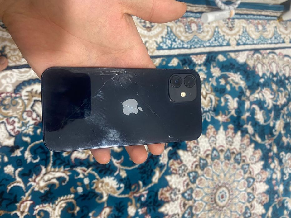 Айфон 12   64 гб