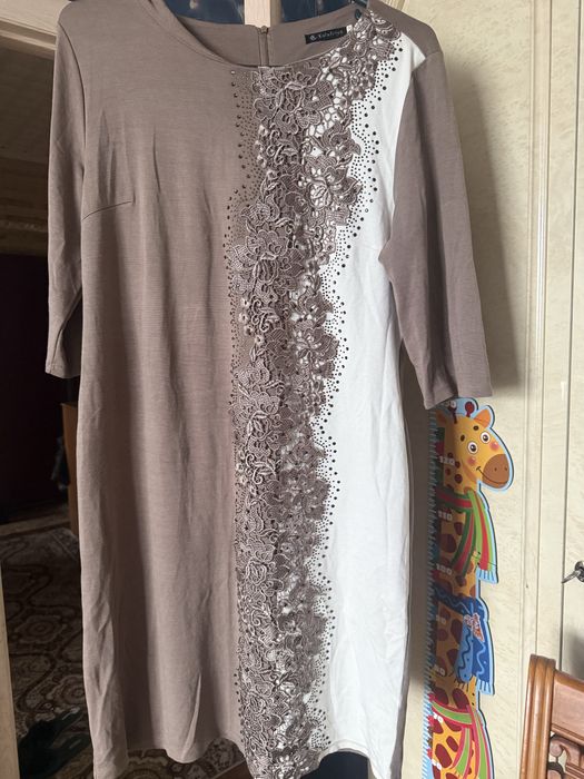 Платья вечерние