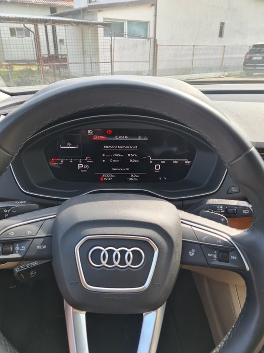 Audi Q5 35 000 KM / 2021 /Panoramic / Camera  / Keyless