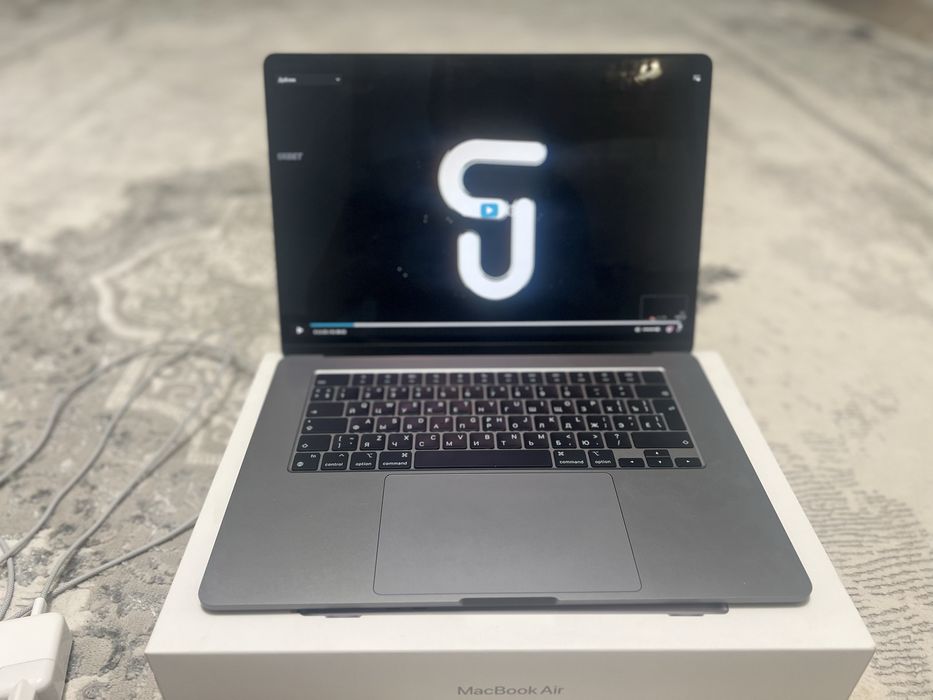 MacBook Air 15 8/256