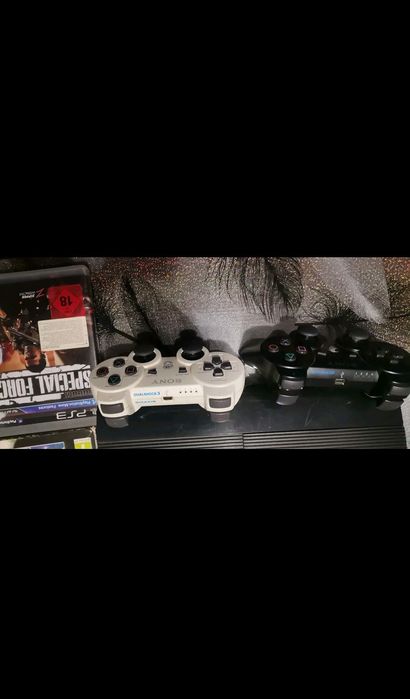 Продавам ps3 и 2 джойстика +9игри  във добре състояние