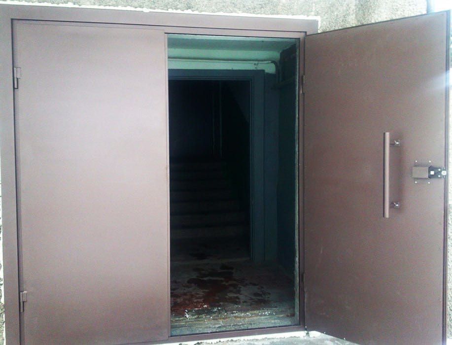 Металические двери для подъездов