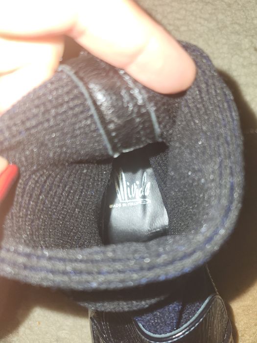 Дамски боти с лак и плат.