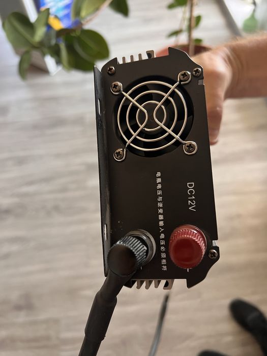 Преобразователь напряжения 12V/220V