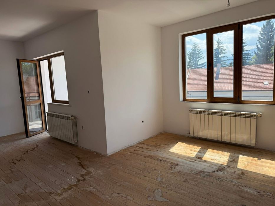 Продава се Многостаен апартамент в Разлог - 135 кв.м за 1230 €/кв.м - Снимка #2