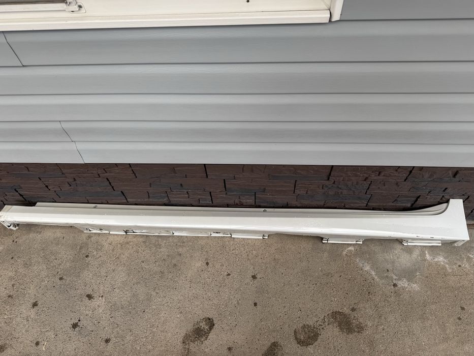 Порог оригинал правый для Camry 70