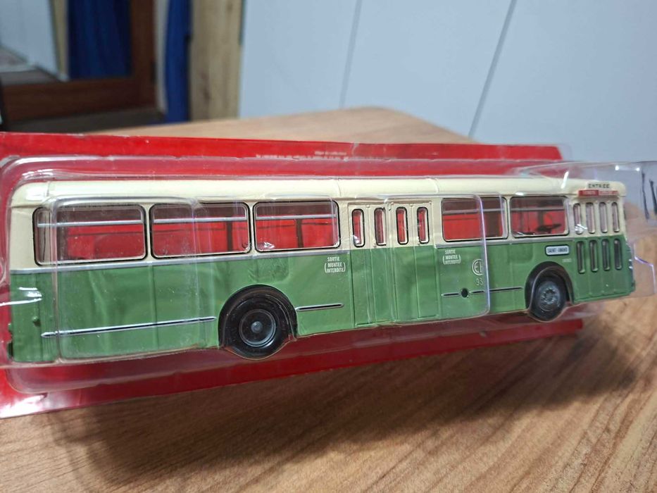 Продавам модели автобуси и камиони