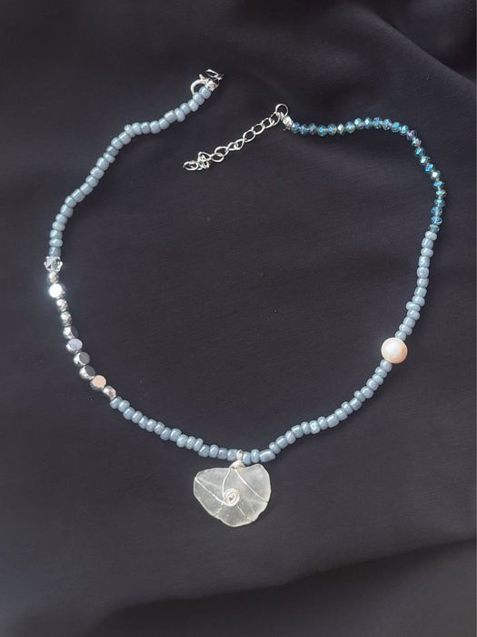 Колиета и гривни от естествени камъни и стомана