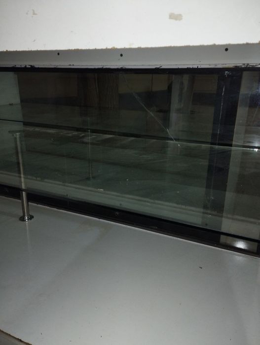 Витрины со стеклом,дукон очмохчи булсангиз витриналар бор