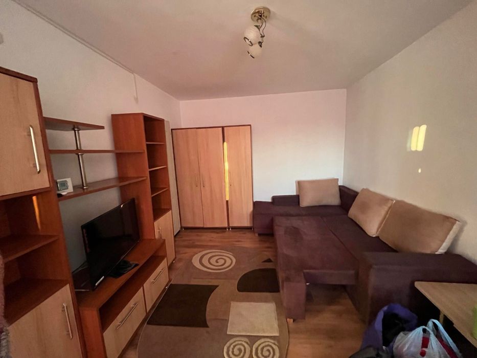 Închiriez garsonieră