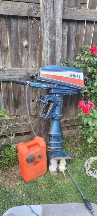 Yamaha motor barca 8 cp