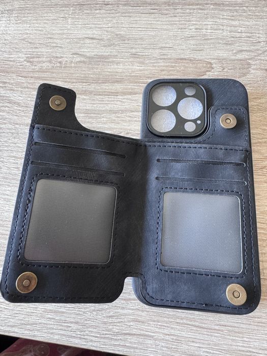 Кейс за iphone 15 pro с малко портмоне