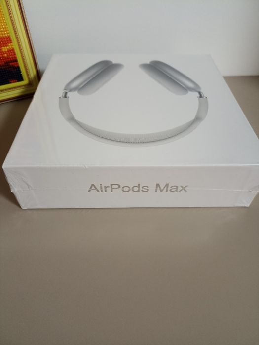 Срочно продам наушники airpods Max