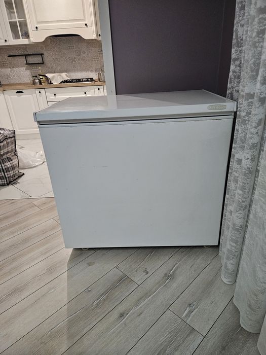 Срочно продам морозильник