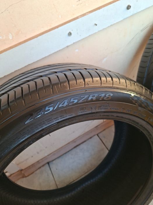 Продаются шины 235/45ZR18