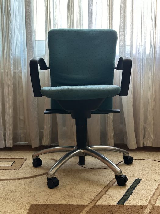 Офисное/Рабочее кресло