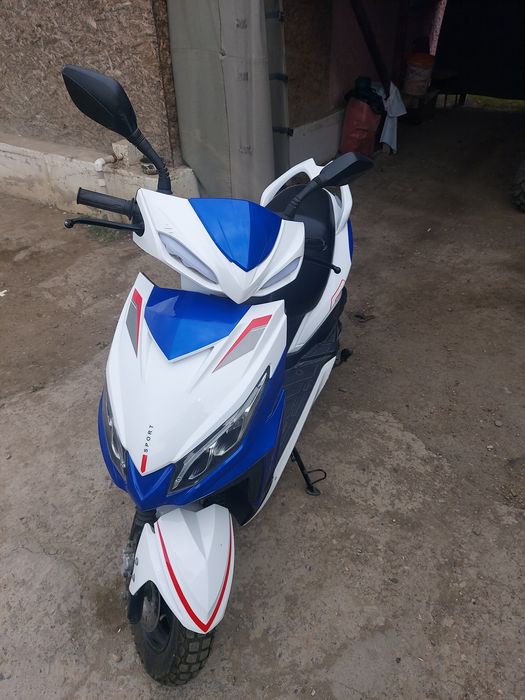 Продам скутер Vento