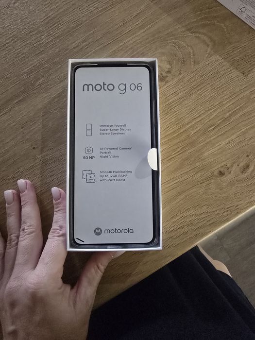 Чисто нов телефон Motorola G06