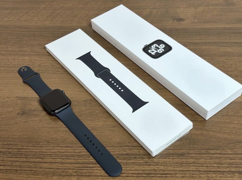 Продам apple watch se 44mm