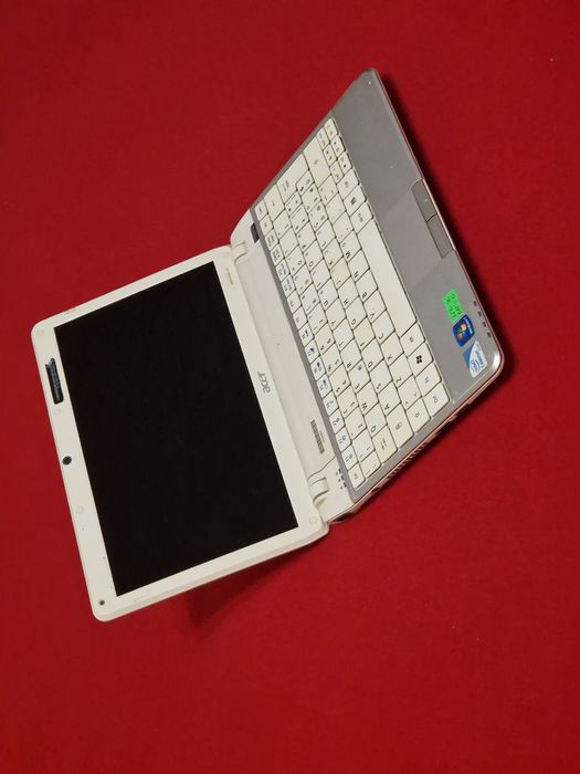Laptop Acer perfect funcțional