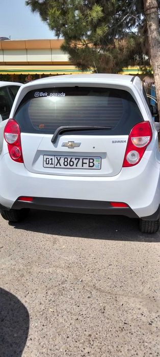 Chevrolet Spark beliy