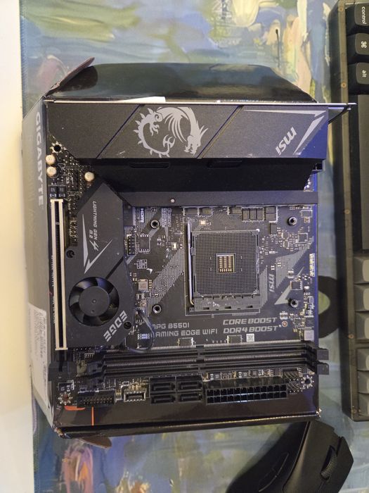 Placa de baza MSI MPG B550i GAMING EDGE WIFI