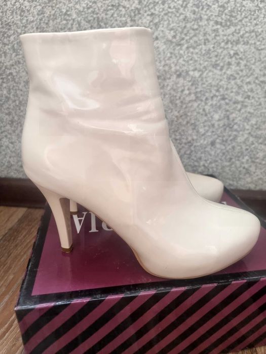 Продам обувь в отличном состоянии