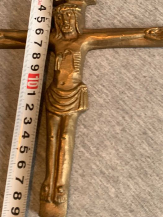 Стара бронзов кръст