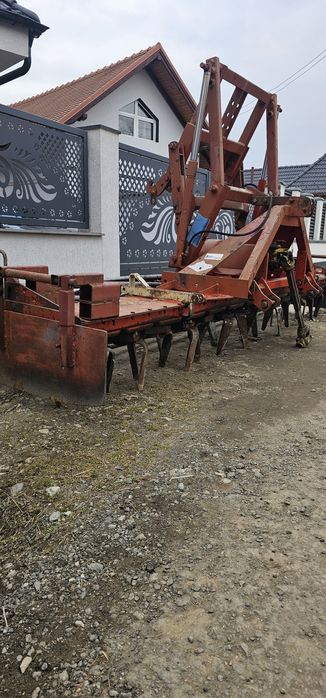 Freza kuhn 4metri cu suport semanatoare hidraulic