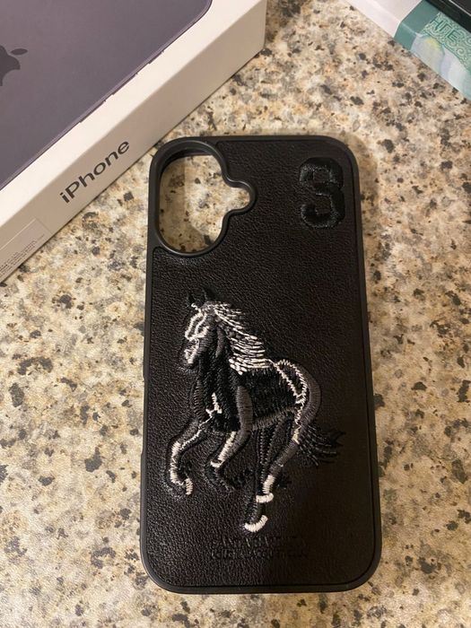 Продам iPhone 16